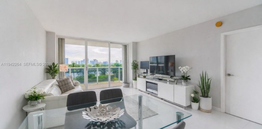 Condo in Aventura, Florida, 1 bedroom  № 2000767