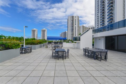 Condo in Aventura, Florida, 1 bedroom  № 2000767 - photo 28