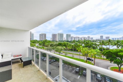 Condo in Aventura, Florida, 1 bedroom  № 2000767 - photo 19