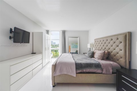 Condo in Aventura, Florida, 1 bedroom  № 2000767 - photo 16