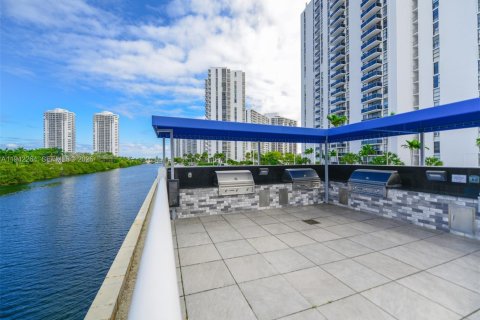 Condo in Aventura, Florida, 1 bedroom  № 2000767 - photo 27