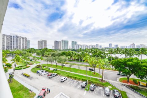 Condo in Aventura, Florida, 1 bedroom  № 2000767 - photo 20