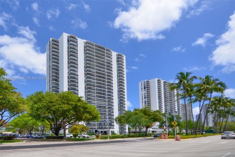 Condo in Aventura, Florida, 1 bedroom  № 2000767 - photo 21