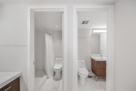 Condo in Aventura, Florida, 1 bedroom  № 2000767 - photo 18