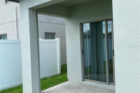 Casa en alquiler en Tampa, Florida, 3 dormitorios, 141.95 m2 № 1579290 - foto 10