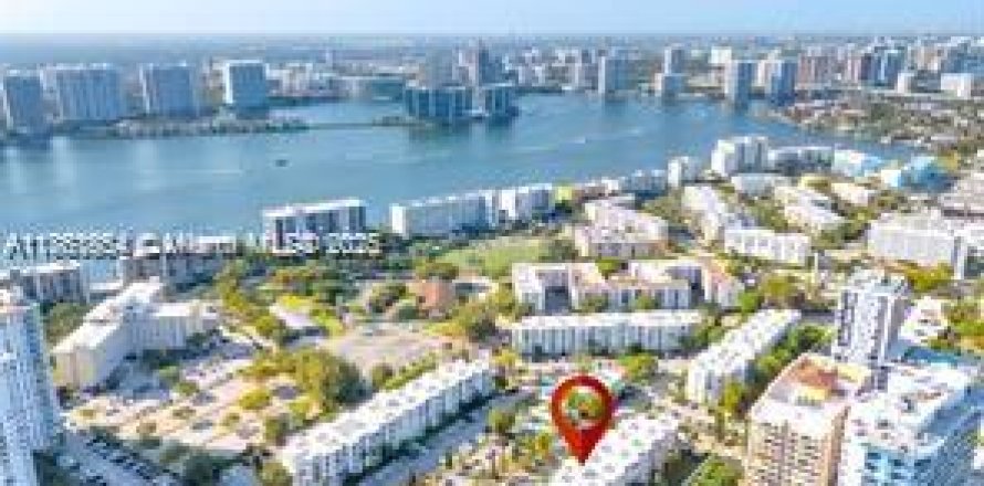 Condo à Sunny Isles Beach, Floride, 1 chambre  № 1892343