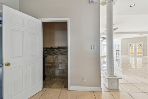 Casa en venta en Tarpon Springs, Florida, 4 dormitorios, 412.49 m2 № 1688179 - foto 11