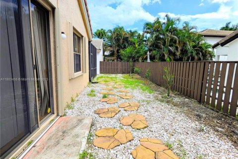 Villa ou maison à louer à Plantation, Floride: 4 chambres, 223.24 m2 № 1933200 - photo 18