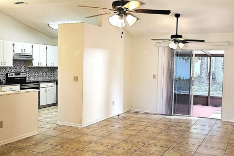 Villa ou maison à vendre à Wesley Chapel, Floride: 3 chambres, 115.76 m2 № 2432650 - photo 6