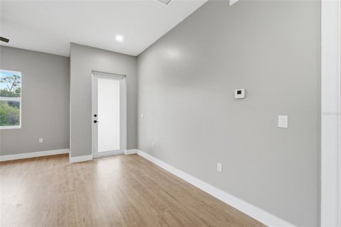 Villa ou maison à vendre à Port Charlotte, Floride: 3 chambres, 127.28 m2 № 2316586 - photo 8