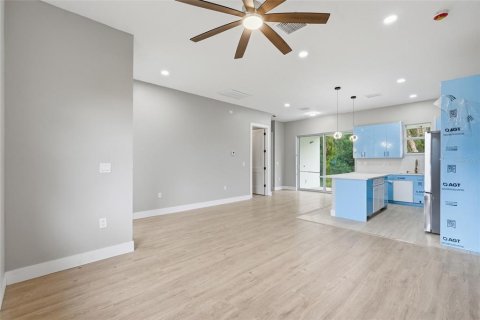 Villa ou maison à vendre à Port Charlotte, Floride: 3 chambres, 127.28 m2 № 2316586 - photo 9