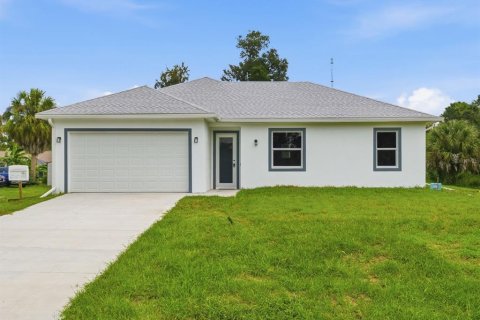 House in Port Charlotte, Florida 3 bedrooms, 127.28 sq.m. № 2316586