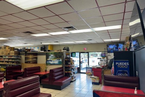 Commercial property in Kissimmee, Florida 817.54 sq.m. № 2195464 - photo 16