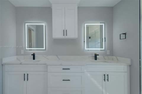 Купить виллу или дом в Лихай-Эйкерс, Флорида 3 спальни, № 2030028 - фото 23