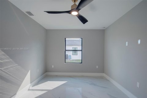 Купить виллу или дом в Лихай-Эйкерс, Флорида 3 спальни, № 2030028 - фото 12