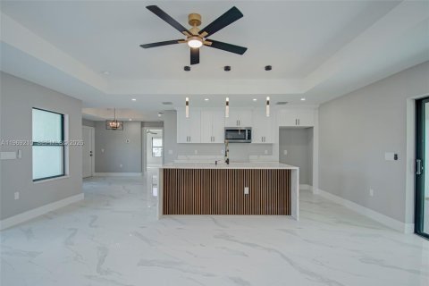 Купить виллу или дом в Лихай-Эйкерс, Флорида 3 спальни, № 2030028 - фото 4