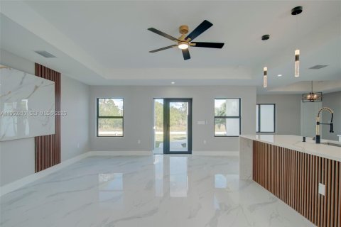 Купить виллу или дом в Лихай-Эйкерс, Флорида 3 спальни, № 2030028 - фото 3