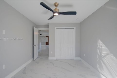 Купить виллу или дом в Лихай-Эйкерс, Флорида 3 спальни, № 2030028 - фото 14