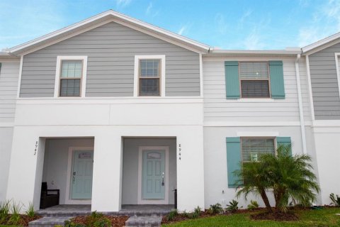 Townhouse in Kissimmee, Florida 5 bedrooms, 210.24 sq.m. № 1685457 - photo 1