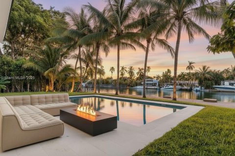 House in Miami Beach, Florida 4 bedrooms № 1971284 - photo 2