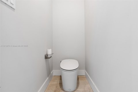 House in Miami Beach, Florida 4 bedrooms № 1971284 - photo 29