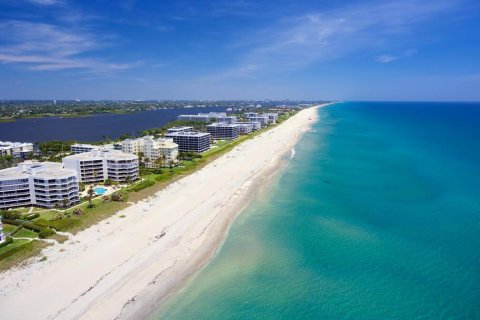 Condominio en venta en Palm Beach, Florida, 2 dormitorios, 120.22 m2 № 582712 - foto 1
