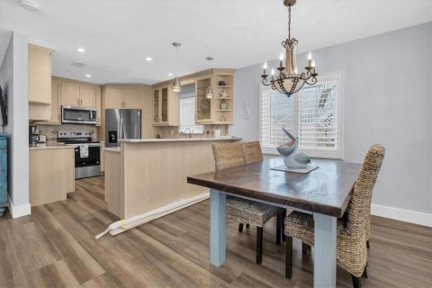 Casa en alquiler en Saint Pete Beach, Florida, 3 dormitorios, 126.35 m2 № 1831317 - foto 11