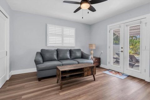 Casa en alquiler en Saint Pete Beach, Florida, 3 dormitorios, 126.35 m2 № 1831317 - foto 6