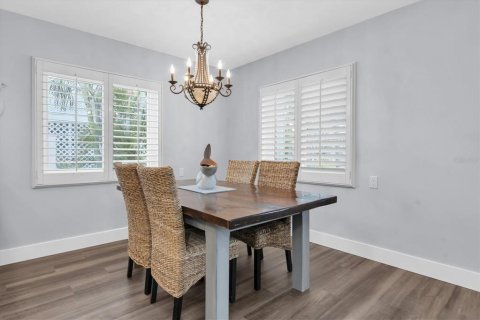 Casa en alquiler en Saint Pete Beach, Florida, 3 dormitorios, 126.35 m2 № 1831317 - foto 10