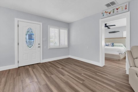 Casa en alquiler en Saint Pete Beach, Florida, 3 dormitorios, 126.35 m2 № 1831317 - foto 3