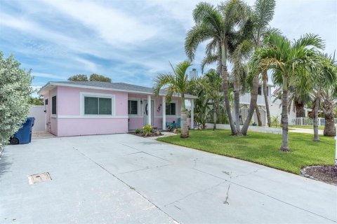 Casa en alquiler en Saint Pete Beach, Florida, 3 dormitorios, 126.35 m2 № 1831317 - foto 24