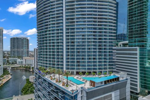 Condo in Miami, Florida, 2 bedrooms  № 2088749 - photo 9