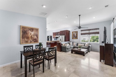 House in Boynton Beach, Florida 4 bedrooms, 136.57 sq.m. № 2185329 - photo 4
