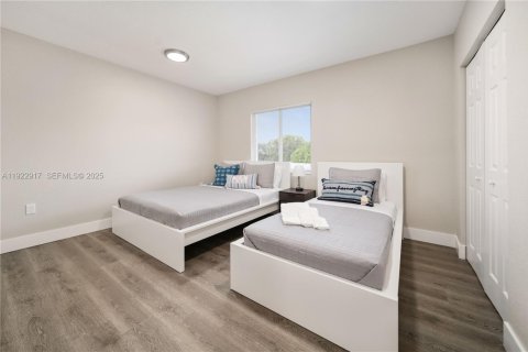 Commercial property in Miami, Florida 321.07 sq.m. № 1976736 - photo 18