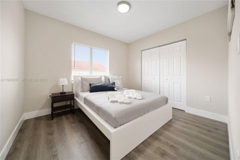 Commercial property in Miami, Florida 321.07 sq.m. № 1976736 - photo 17