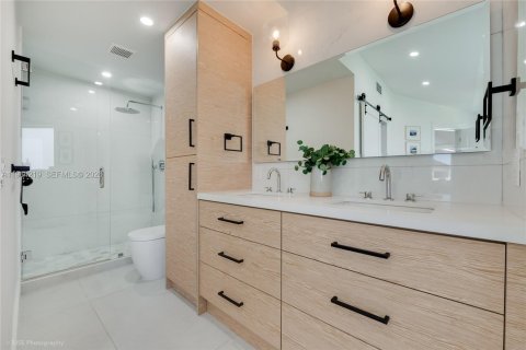 Купить виллу или дом в Майами, Флорида 4 спальни, 242.47м2, № 2026594 - фото 22