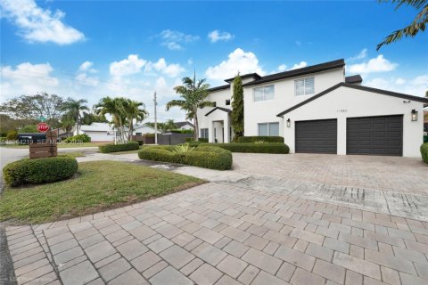 Купить виллу или дом в Майами, Флорида 4 спальни, 242.47м2, № 2026594 - фото 2