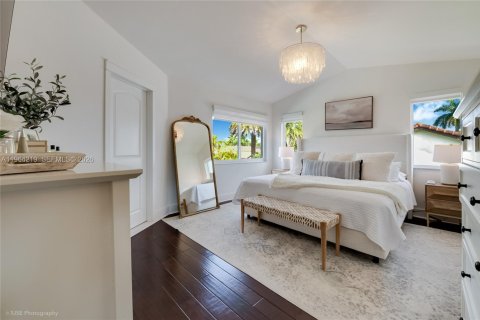 Купить виллу или дом в Майами, Флорида 4 спальни, 242.47м2, № 2026594 - фото 20