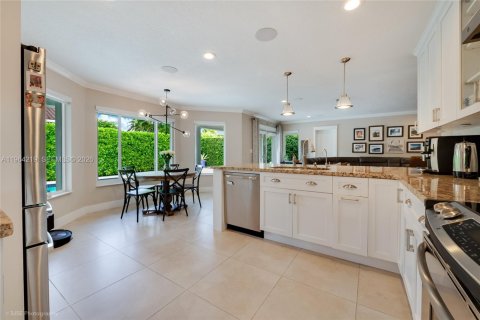 Купить виллу или дом в Майами, Флорида 4 спальни, 242.47м2, № 2026594 - фото 14