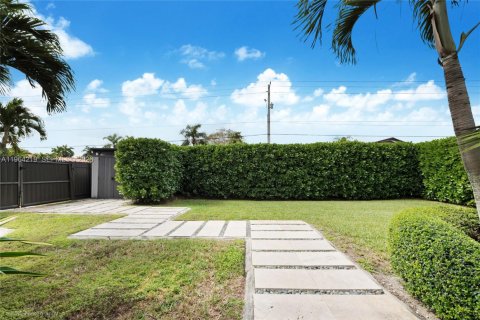 Купить виллу или дом в Майами, Флорида 4 спальни, 242.47м2, № 2026594 - фото 7