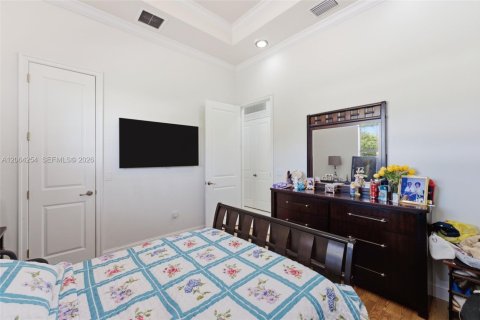 House in Hialeah Gardens, Florida 5 bedrooms, 407.75 sq.m. № 2286823 - photo 20