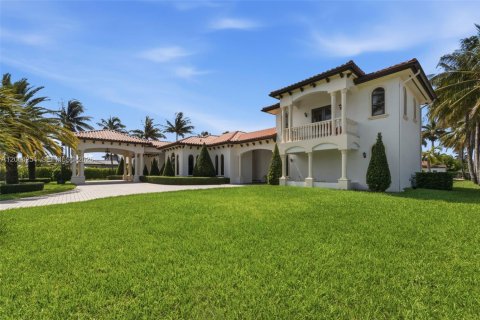 House in Hialeah Gardens, Florida 5 bedrooms, 407.75 sq.m. № 2286823 - photo 25