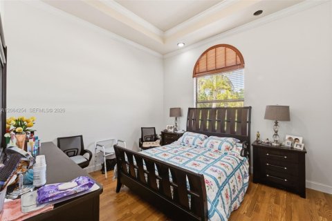 House in Hialeah Gardens, Florida 5 bedrooms, 407.75 sq.m. № 2286823 - photo 19