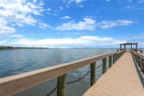 Touwnhouse à vendre à Tampa, Floride: 4 chambres, 257.15 m2 № 2117859 - photo 2