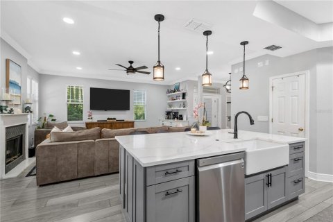 Touwnhouse à vendre à Tampa, Floride: 4 chambres, 257.15 m2 № 2117859 - photo 8