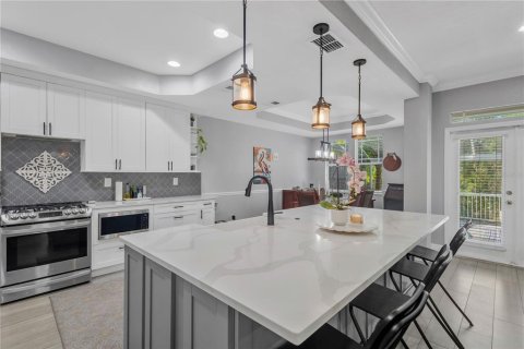 Touwnhouse à vendre à Tampa, Floride: 4 chambres, 257.15 m2 № 2117859 - photo 6