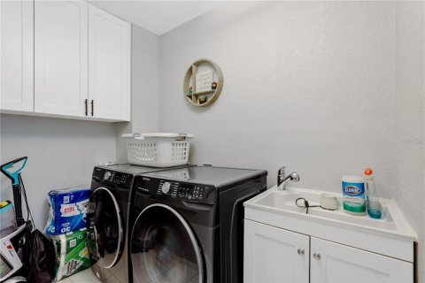 Touwnhouse à vendre à Tampa, Floride: 4 chambres, 257.15 m2 № 2117859 - photo 30