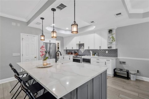 Touwnhouse à vendre à Tampa, Floride: 4 chambres, 257.15 m2 № 2117859 - photo 9