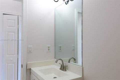 Снять в аренду виллу или дом в Мирамар, Флорида 3 спальни, 176.89м2, № 2046865 - фото 15