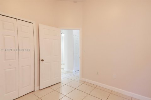 Снять в аренду виллу или дом в Мирамар, Флорида 3 спальни, 176.89м2, № 2046865 - фото 11